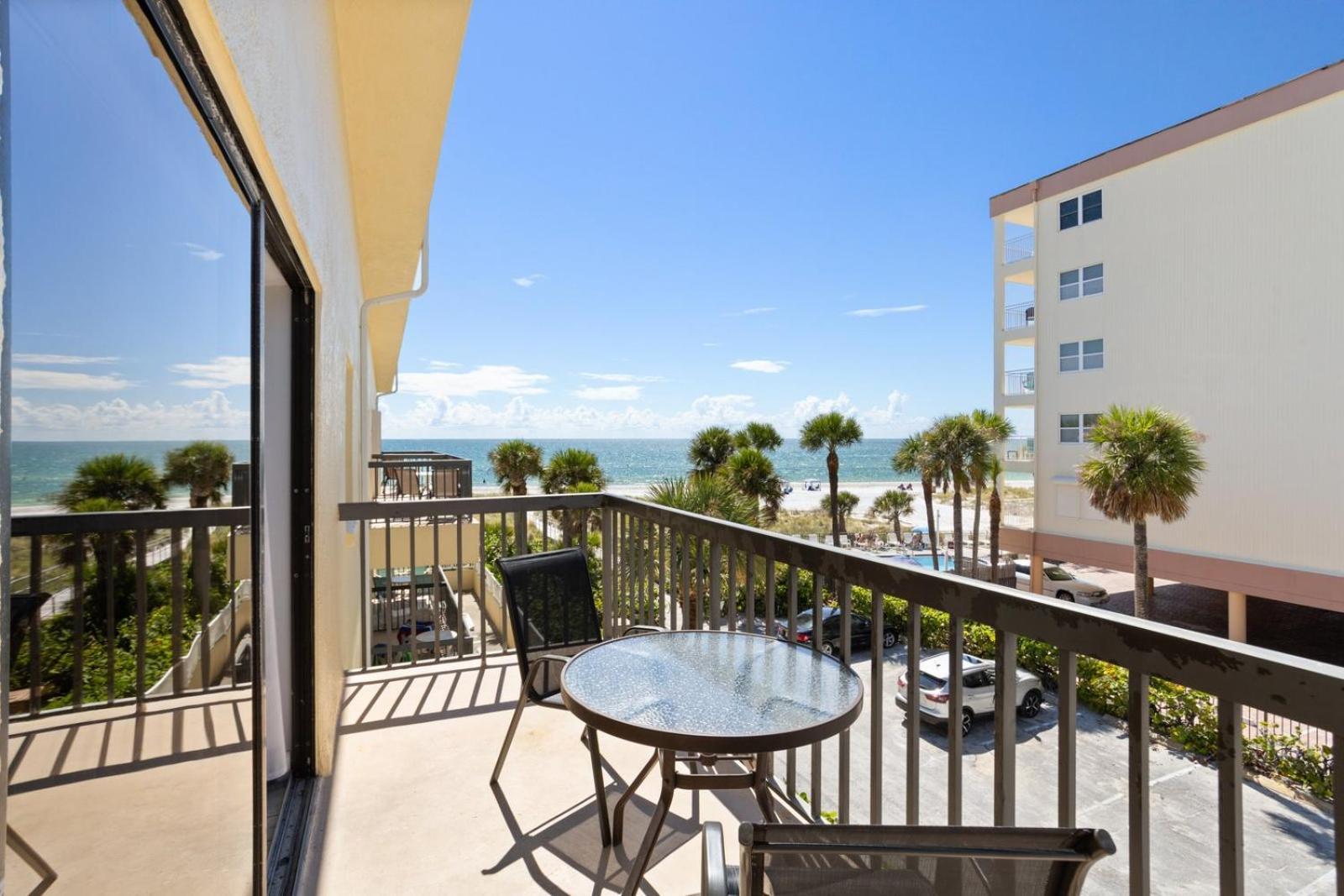 345 Surf Song Resort St. Pete Beach Εξωτερικό φωτογραφία