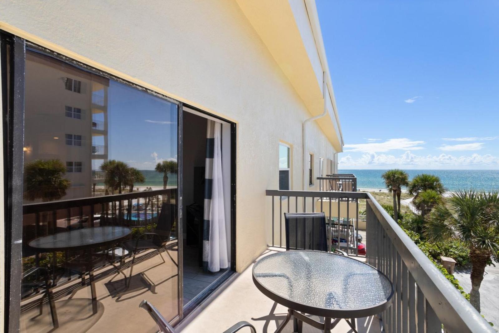 345 Surf Song Resort St. Pete Beach Εξωτερικό φωτογραφία