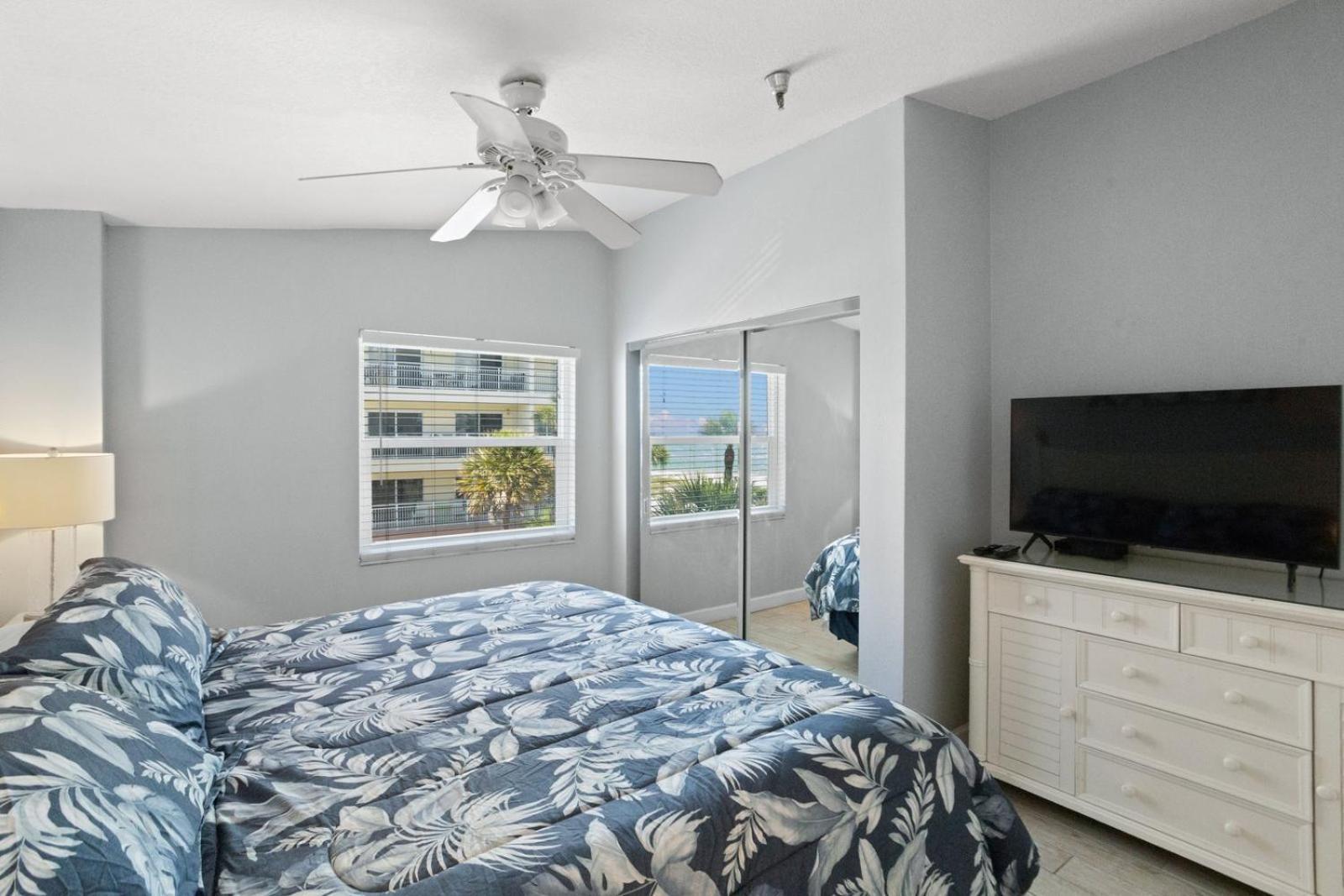 345 Surf Song Resort St. Pete Beach Εξωτερικό φωτογραφία